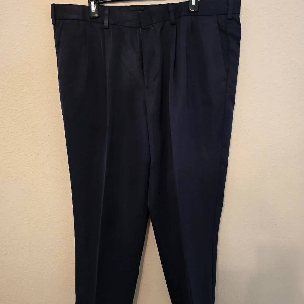 Dockers Microfiber Pleated Dress Pants, Men's Size 40